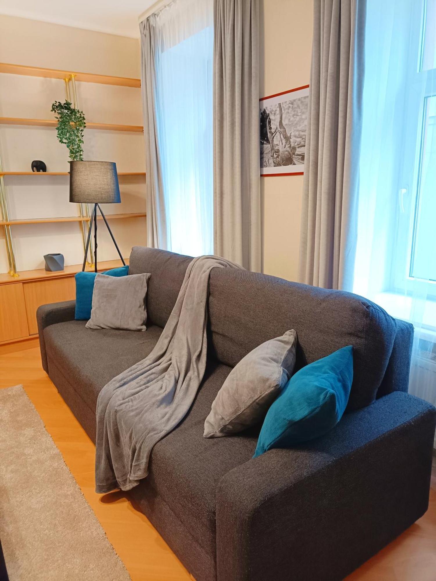 Two Bedroom Apartment In Old Town, Up To 6 Guests Рига Экстерьер фото